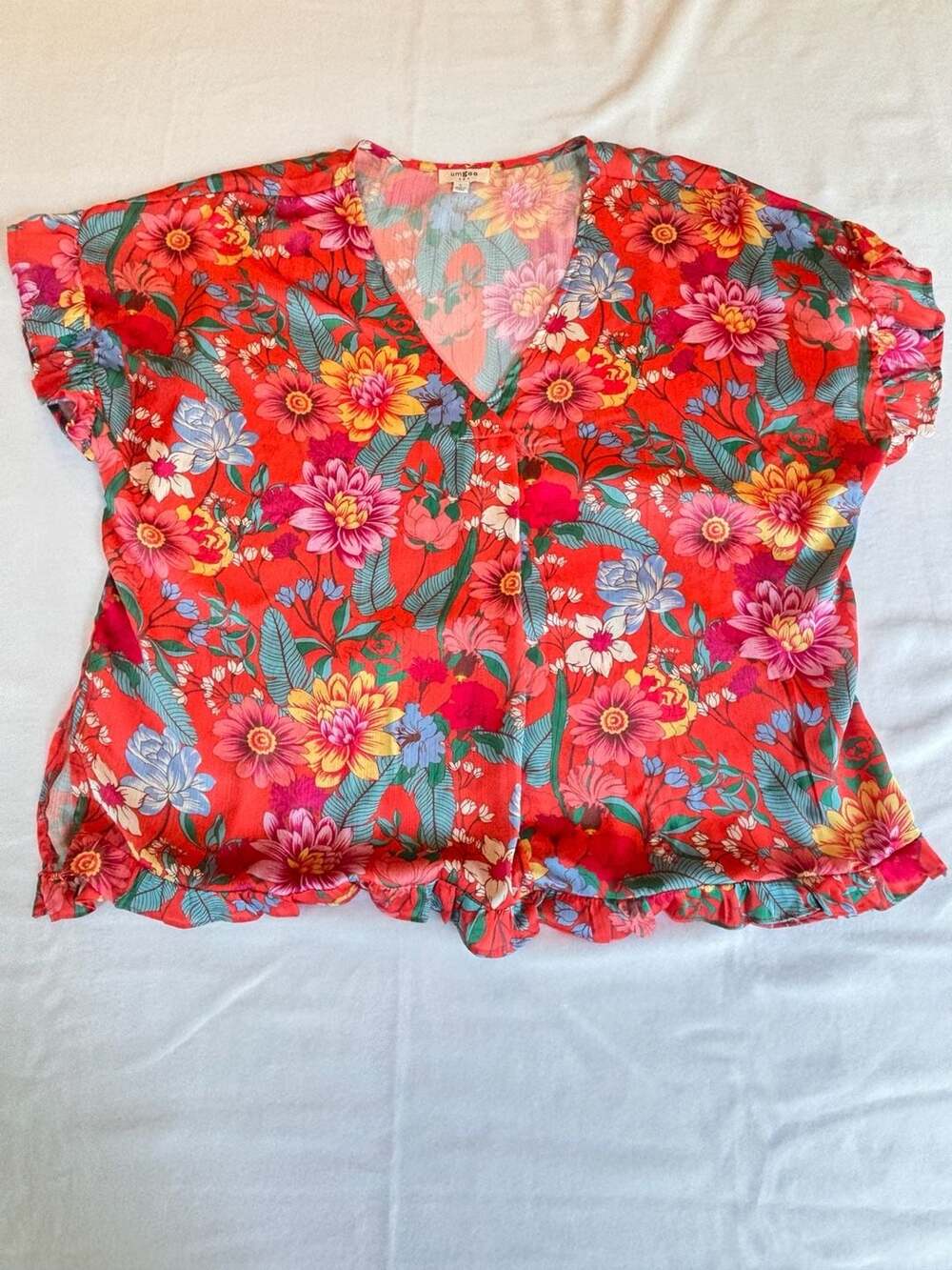 Umgee Women's Red Floral V-Neck Short Sleeve Ruffle Blouse Size L